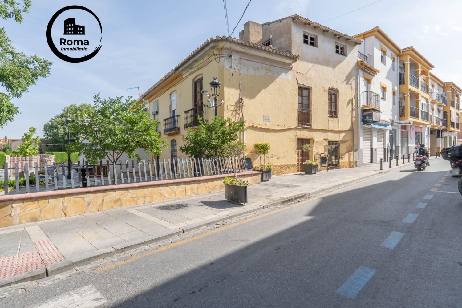 8 bedrooms House in Granada, Spain No. 209202