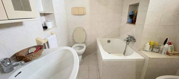 3-salle Appartement à Manfredonia, Italy No. 28098 21