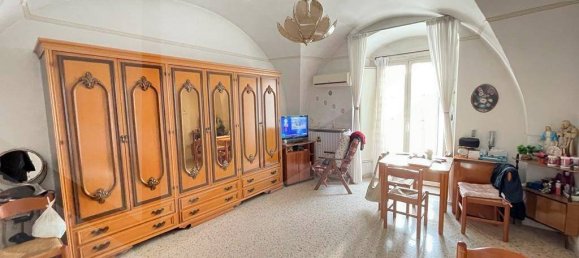 3-salle Appartement à Manfredonia, Italy No. 28098 12