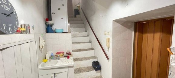 3-salle Appartement à Manfredonia, Italy No. 28098 18