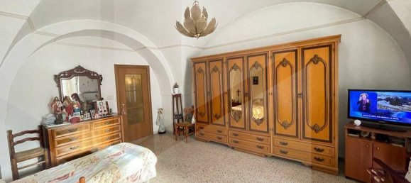 3-salle Appartement à Manfredonia, Italy No. 28098 14