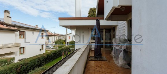 11-salle Villa à Albignasego, Italy No. 163097 39