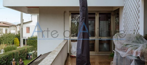 11-salle Villa à Albignasego, Italy No. 163097 40