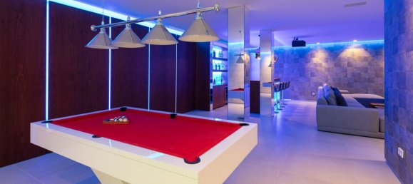 5 bedrooms Villa in Nueva Andalucia, Spain No. 4736 12