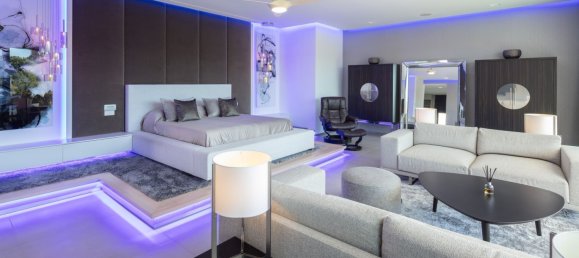 5 bedrooms Villa in Nueva Andalucia, Spain No. 4736 10