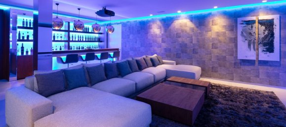 5 bedrooms Villa in Nueva Andalucia, Spain No. 4736 11