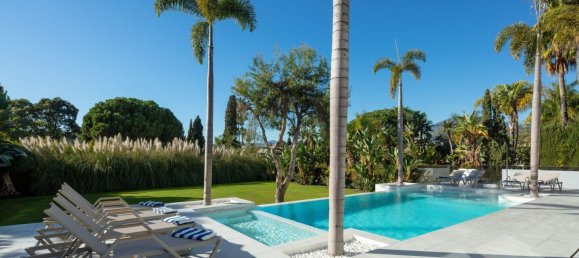 5 bedrooms Villa in Nueva Andalucia, Spain No. 4736 6