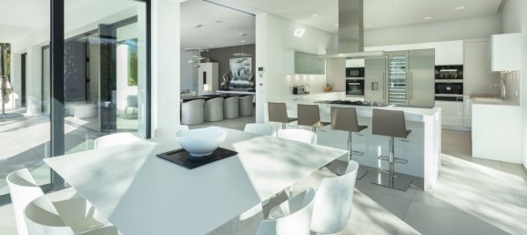 5 bedrooms Villa in Nueva Andalucia, Spain No. 4736 27