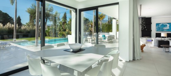 5 bedrooms Villa in Nueva Andalucia, Spain No. 4736 19