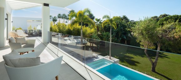 5 bedrooms Villa in Nueva Andalucia, Spain No. 4736 13