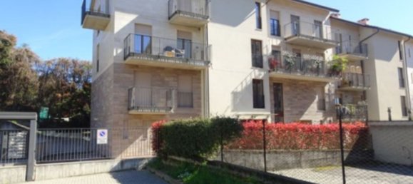 4 rooms Apartment in Turin, Italy No. 45220 2