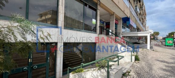 251m² Commercial property in Vila Franca de Xira, Portugal No. 64666 2