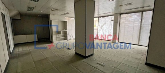 251m² Commercial property in Vila Franca de Xira, Portugal No. 64666 17