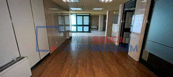 251m² Commercial property in Vila Franca de Xira, Portugal No. 64666 7