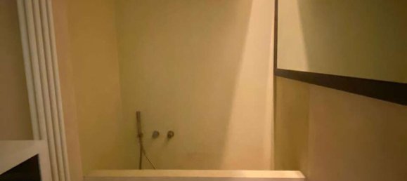 3 rooms Apartment in Rome, Italy No. 33390 10