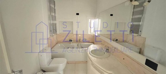 7 rooms Apartment in Brescia, Italy No. 70122 16