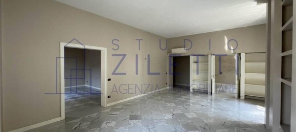 7 rooms Apartment in Brescia, Italy No. 70122 5