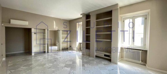 7 rooms Apartment in Brescia, Italy No. 70122 3