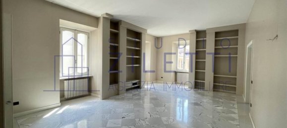7 rooms Apartment in Brescia, Italy No. 70122 2