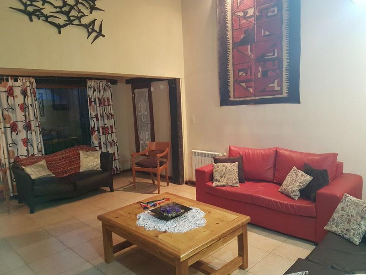 5 bedrooms House in Mar del Plata, Argentina No. 86292