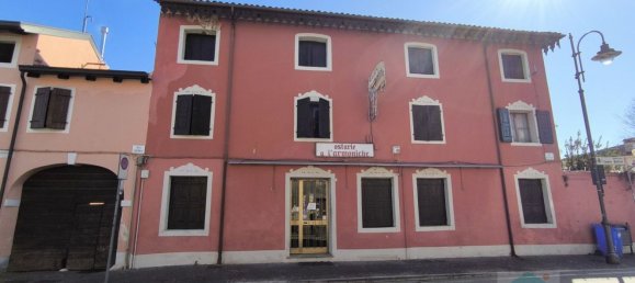 300m² Commercial property in Udine, Italy No. 204694 31