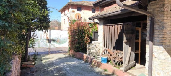 300m² Commercial property in Udine, Italy No. 204694 13