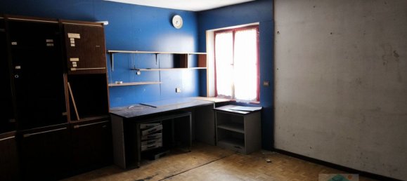 300m² Commercial property in Udine, Italy No. 204694 26