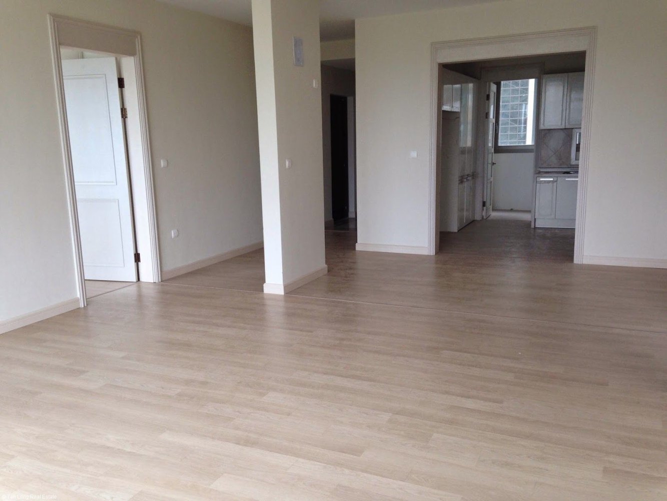 Квартира с 3 спальнями в Тханьсуан, Вьетнам № 3597