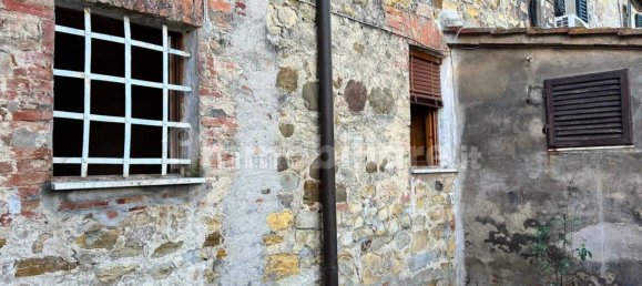 Квартира с 5 спальнями в Кастельнуово Берарденга, Италия № 110410 2