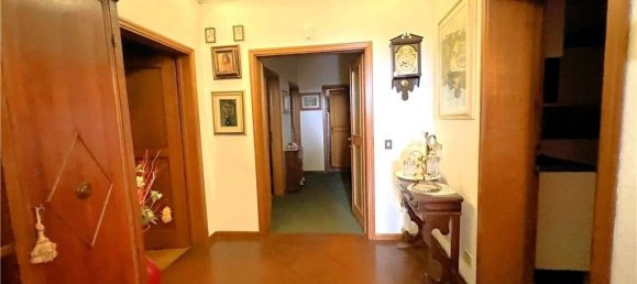 3 bedrooms Villa in Scandicci, Italy No. 211020 10