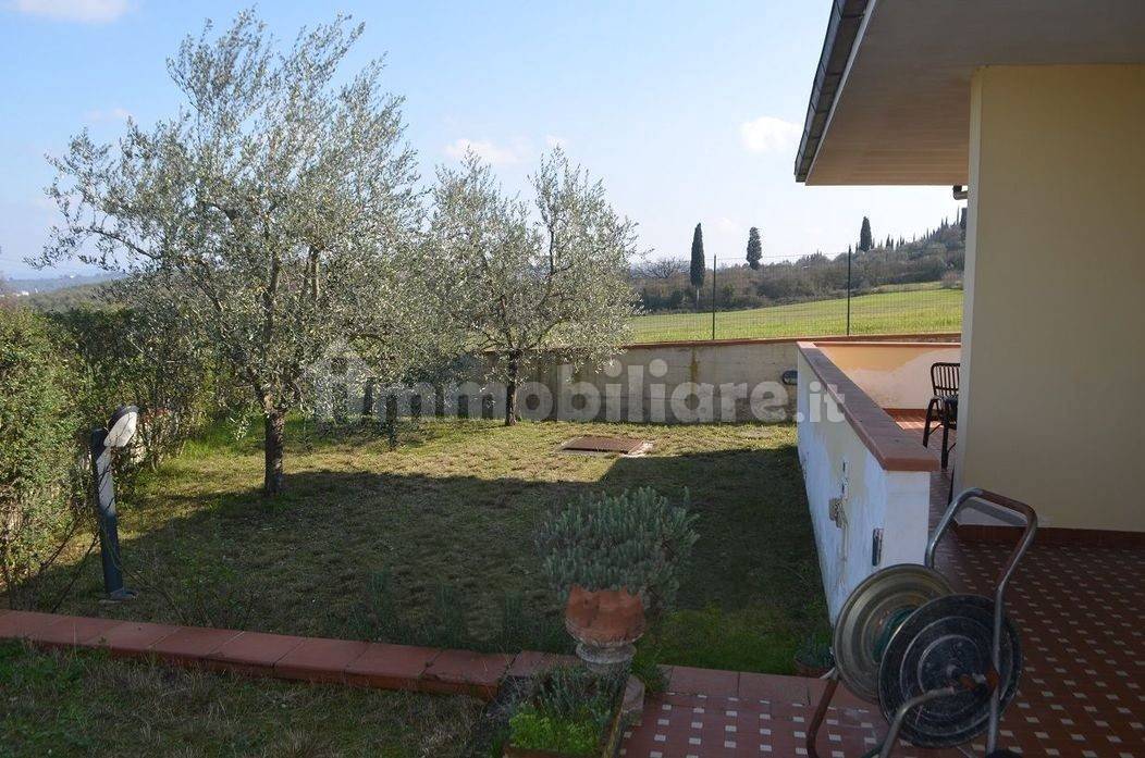 3 bedrooms Villa in Scandicci, Italy No. 211020