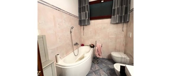 3 bedrooms Villa in Scandicci, Italy No. 211020 32