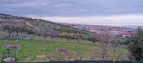 Grundstück in Tortoreto, Italy 1545m², Nr. 122949 2