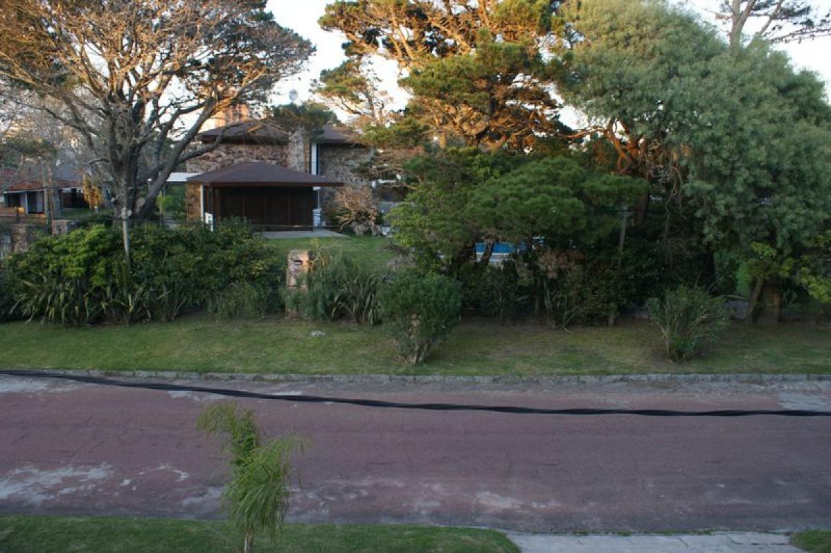 2 bedrooms Apartment in Maldonado, Uruguay No. 9698