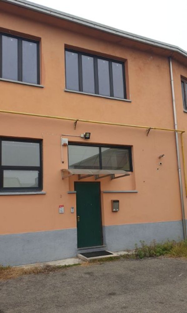 1380m² Warehouse in Baranzate, Italy No. 103692