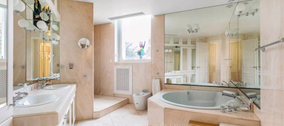 5 chambres Appartement à Paris, France No. 124549 21