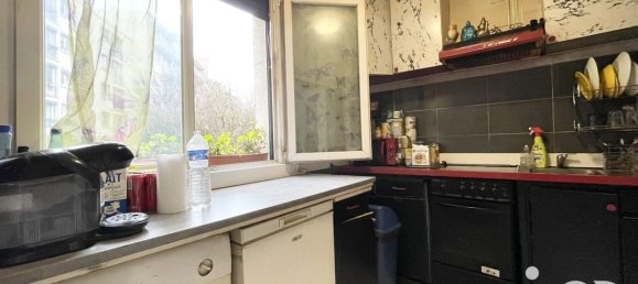 4 rooms Apartment in Pantin, France No. 144434 4