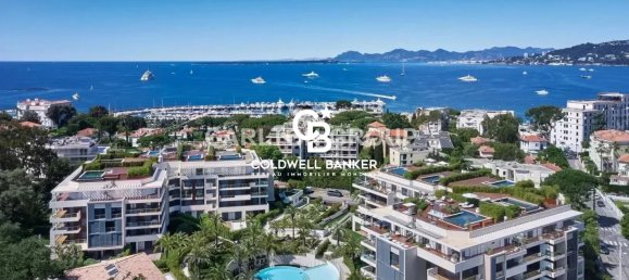 4 bedrooms Penthouse in Antibes, France No. 247357 2