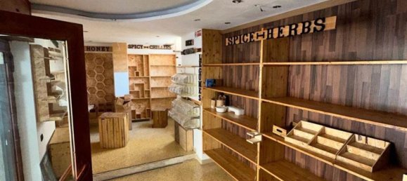 30m² Commercial property in Cava de' Tirreni, Italy No. 97808 2