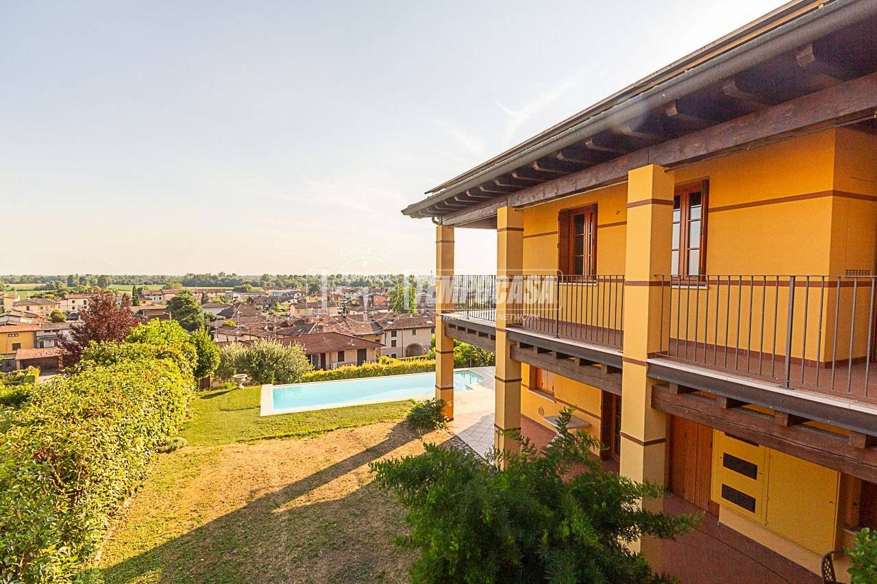 Villa de 3 dormitorios en Capriano del Colle, Italy No. 270428