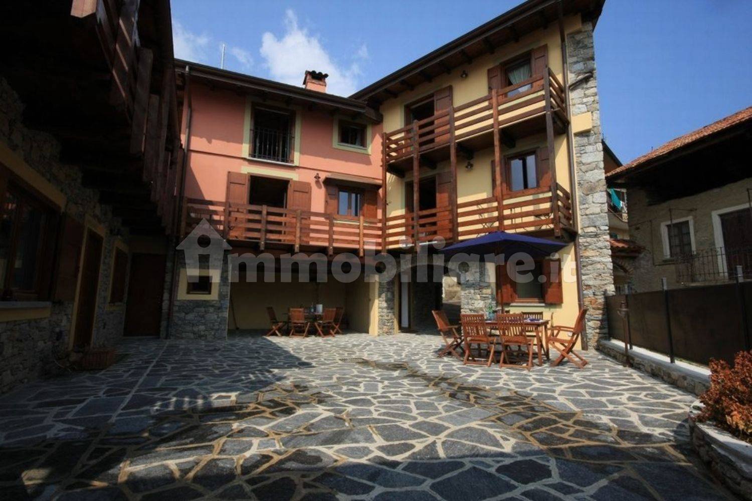 3 غرف نوم فيلا في Nebbiuno, Italy رقم 163697