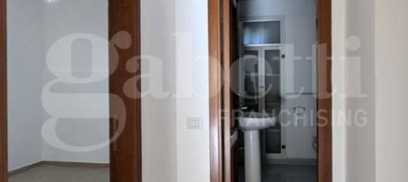 4 rooms House in Monte di Procida, Italy No. 350715 8