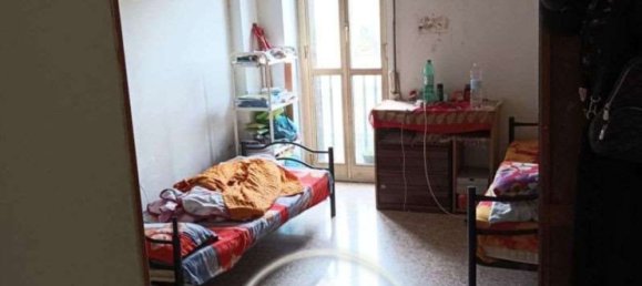 5 rooms Apartment in Rome, Italy No. 197452 8