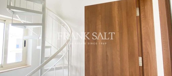 2 bedrooms Penthouse in Saint Julian's, Malta No. 9040 2