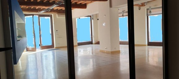 Gewerbliche Immobilie in Lucca, Italy 140m², Nr. 35169 5