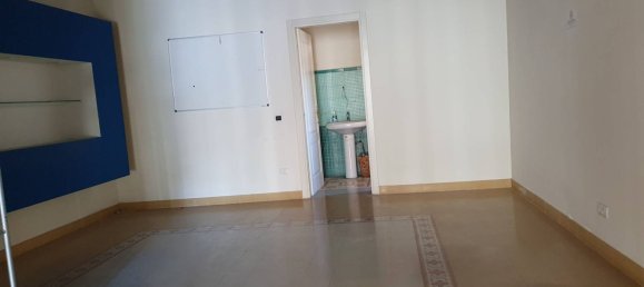 Gewerbliche Immobilie in Lucca, Italy 140m², Nr. 35169 14