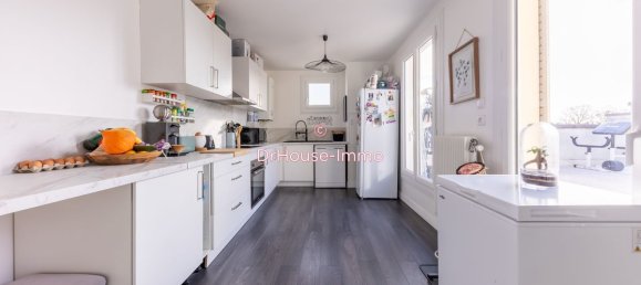 3 bedrooms Duplex in Maurepas, France No. 127323 4