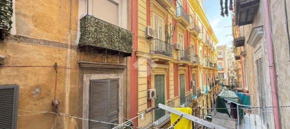 5 bedrooms Apartment in Naples, Italy No. 311570 3