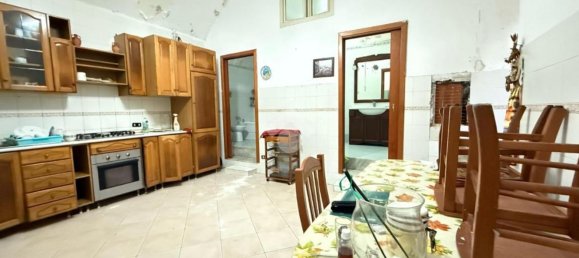 5 bedrooms Apartment in Naples, Italy No. 311570 6