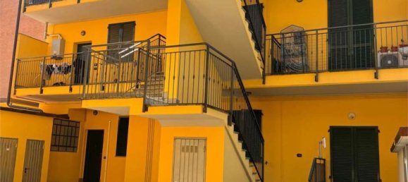 4 rooms Apartment in Cologno Monzese, Italy No. 261238 2